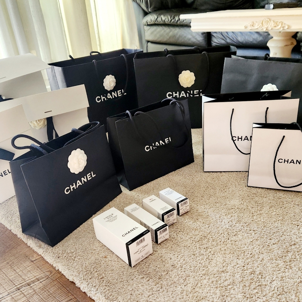 Chanel Elegant Black and White Gift Bag Bundle